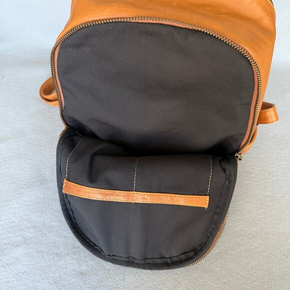 Wanderers Travel Co. THE NOOSA BACKPACK in tan - leather - purse - 13 x 12 - Picture 5 of 11